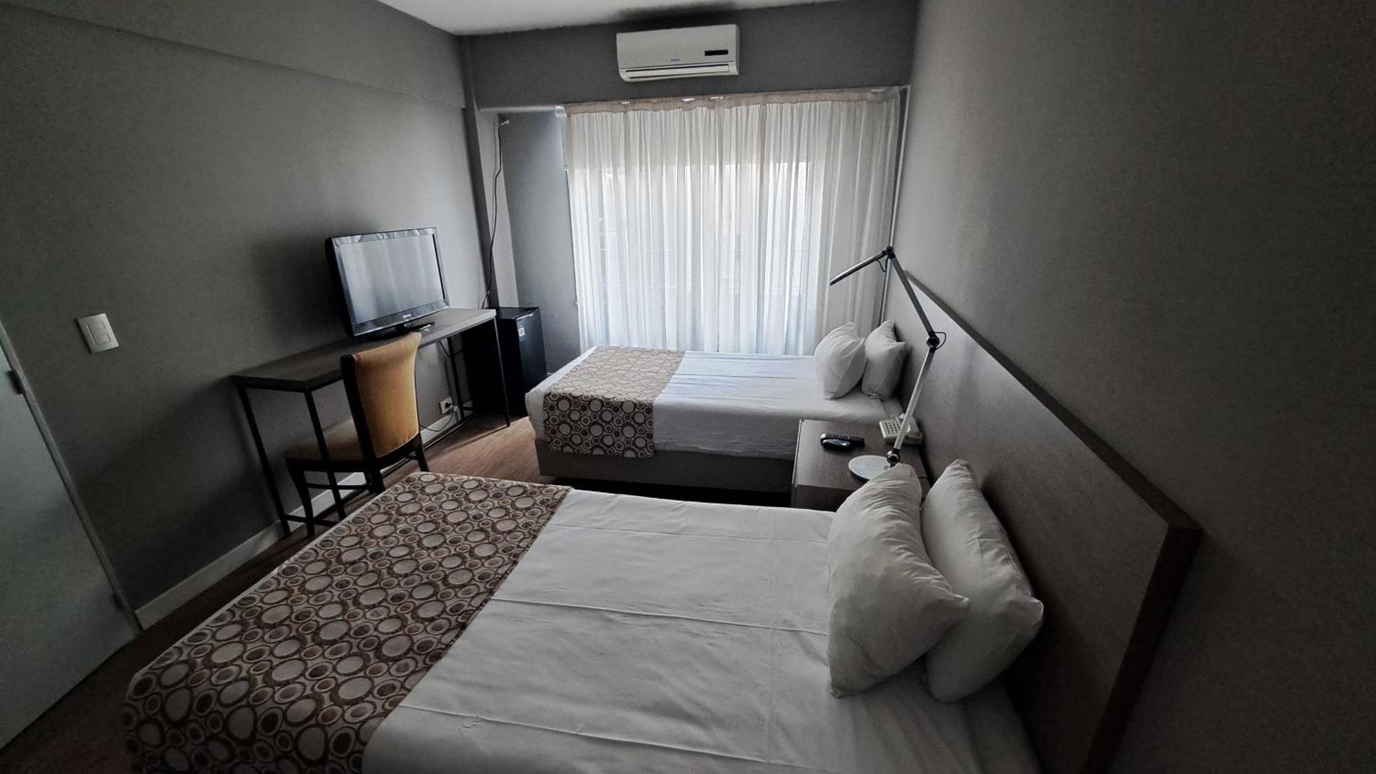 Hotel 8 de Octubre Buenos Aires Buitenkant foto