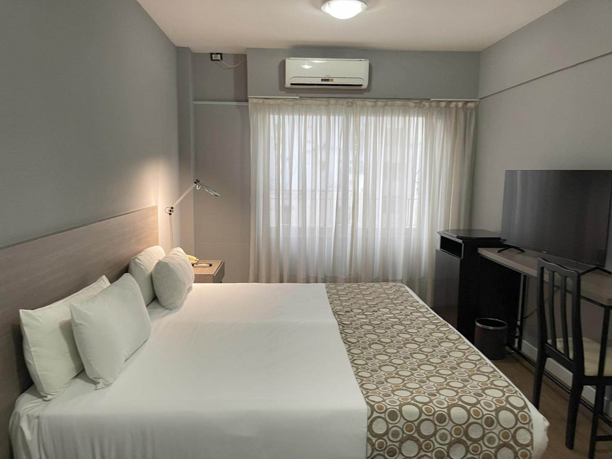 Hotel 8 de Octubre Buenos Aires Buitenkant foto
